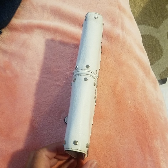 Michael Kors off white studded silver studswallet - Picture 5 of 6